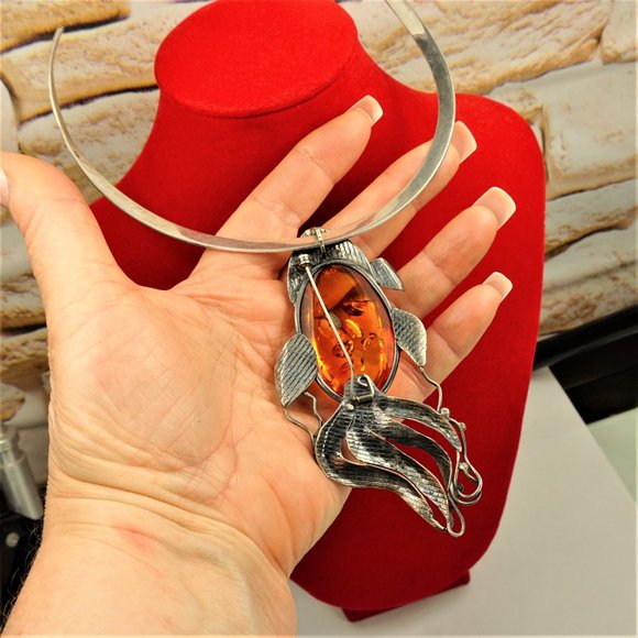 HUGE AMBER STERLING FISH PENDANT WITH OMEGA WIRE NECKLACE, SUPER RARE JEWELRY - Picture 3 of 10